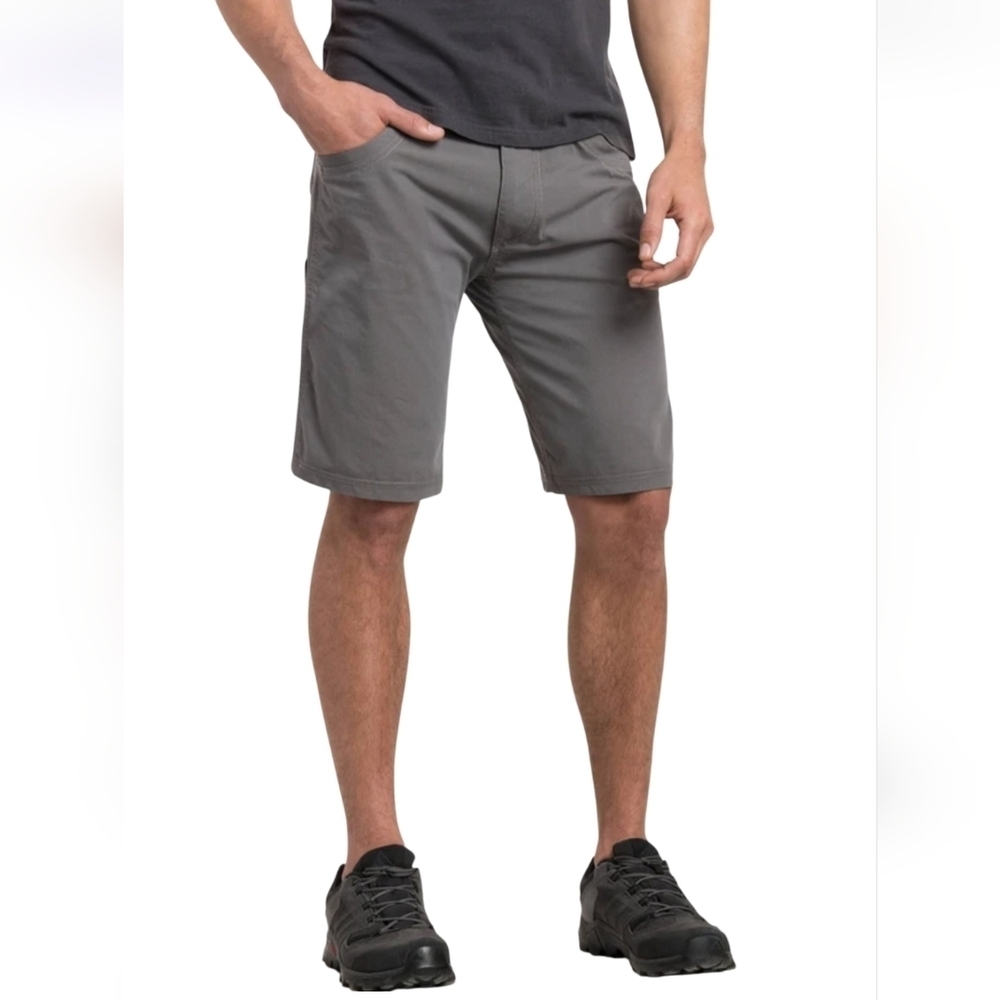 KUHL Radikl Short In The Color Smoke Cargo Size 32